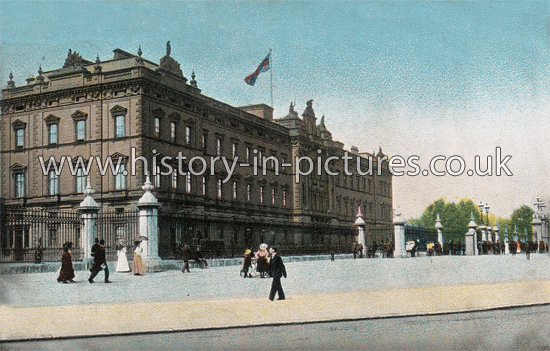 Buckingham Palace, London, c.1904.